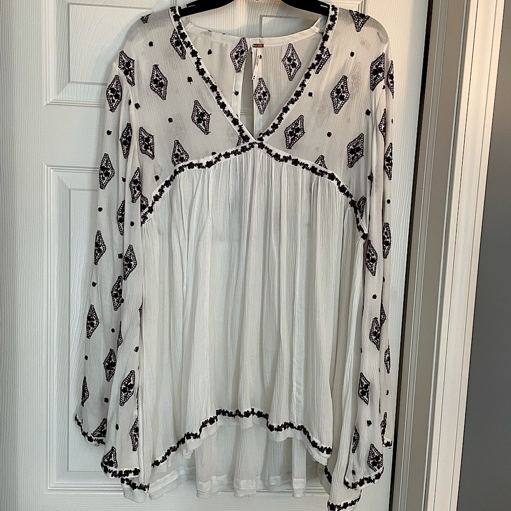 Free people bell sleeve diamond embroidered tunic
